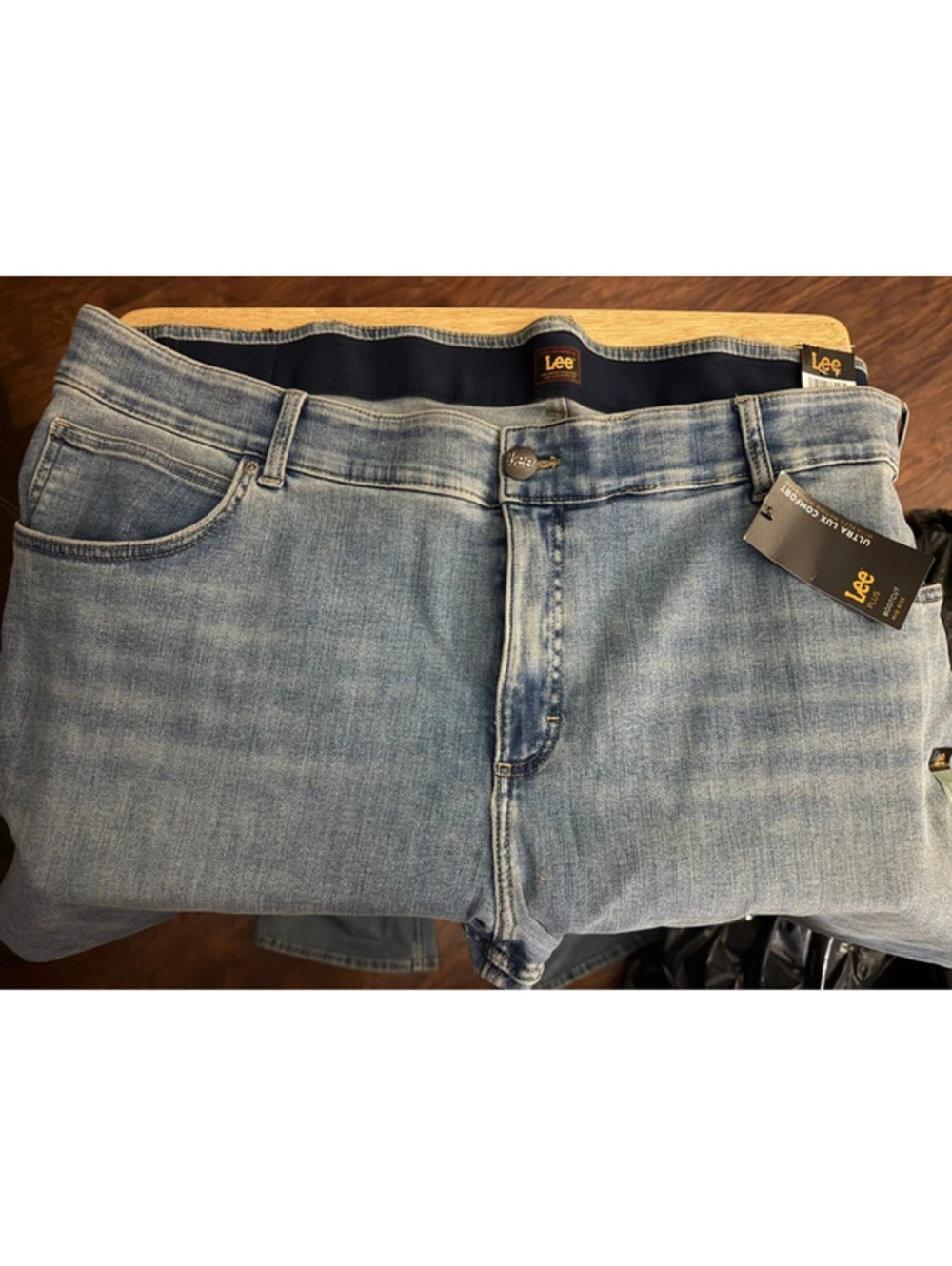 Lee Women’s Jeans 26W Long Light Wash Denim Plus Size